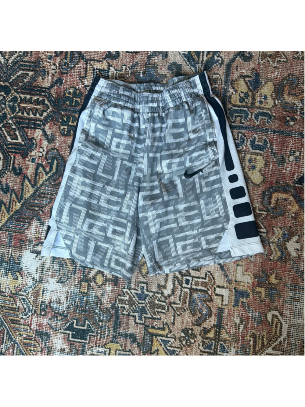 Boys Nike Elite Dri-Fit Athletic Shorts Size M Grey Black